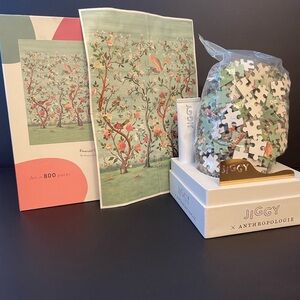 JIGGY x Anthropologie 800-Piece Puzzle. EMERALD EDEN